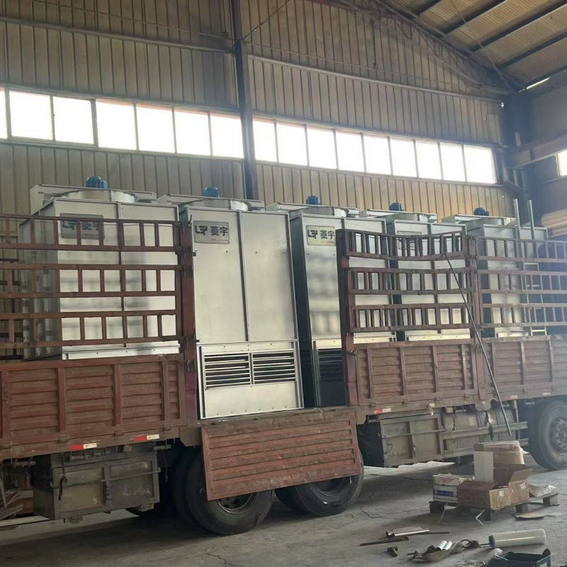 湖北客戶(hù)批量采購(gòu)菱宇車(chē)載式方形逆流高溫型鋼板冷卻塔為主機(jī)設(shè)備服務(wù)